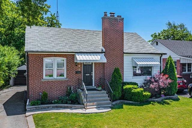 104 Second St N, House detached with 2 bedrooms, 2 bathrooms and 4 parking in Hamilton ON | Image 12