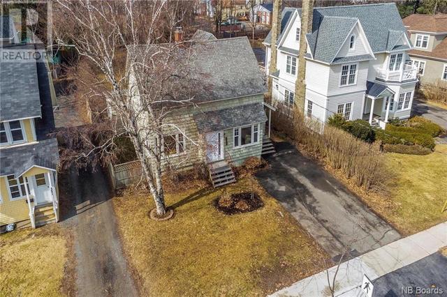 345 University Avenue, House detached with 3 bedrooms, 2 bathrooms and null parking in Fredericton NB | Image 2