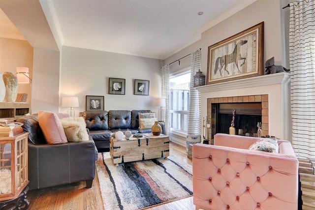 308 Torresdale Ave W, Townhouse with 3 bedrooms, 3 bathrooms and 2 parking in Toronto ON | Image 2