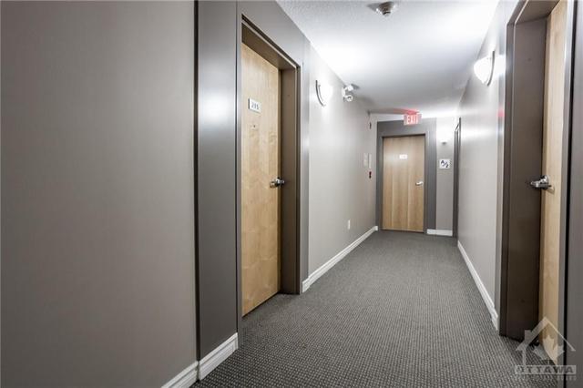 215 - 240 Coleman Street, Condo with 1 bedrooms, 1 bathrooms and 2 parking in Carleton Place ON | Image 3