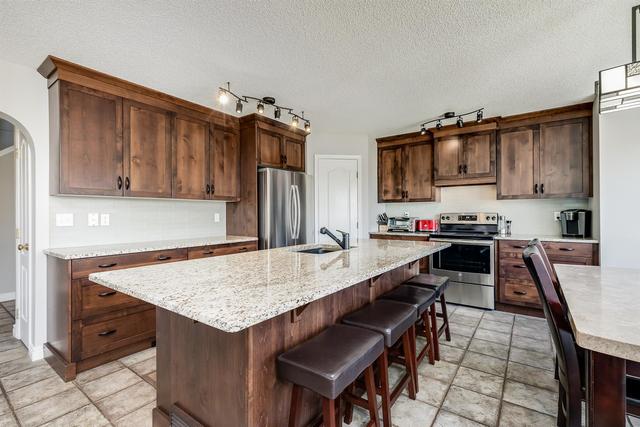276 Fairways Bay Nw, House detached with 3 bedrooms, 2 bathrooms and 4 parking in Airdrie AB | Image 8