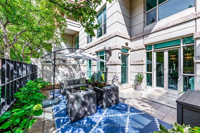 112 - 38 Avenue Rd, Townhouse with 2 bedrooms, 3 bathrooms and 1 parking in Toronto ON | Image 3