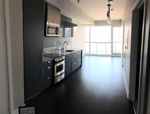1906 - 290 Adelaide St W, Condo with 1 bedrooms, 1 bathrooms and 0 parking in Toronto ON | Image 2