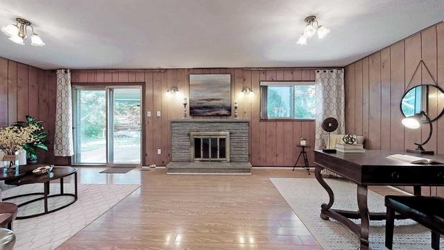 10 Adamede Cres, House detached with 4 bedrooms, 3 bathrooms and 4 parking in Toronto ON | Image 2