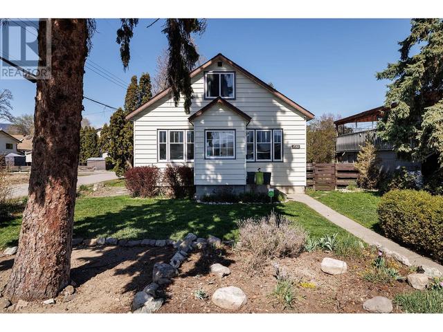 732 Morrison Avenue, House detached with 3 bedrooms, 1 bathrooms and null parking in Kelowna BC | Image 1