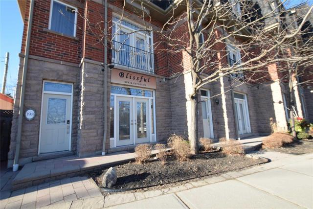 1 - 198 Lakeshore Rd W, Townhouse with 3 bedrooms, 3 bathrooms and 2 parking in Mississauga ON | Image 1