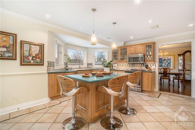 141 Kerry Hill Crescent, House detached with 7 bedrooms, 6 bathrooms and 20 parking in Ottawa ON | Image 7