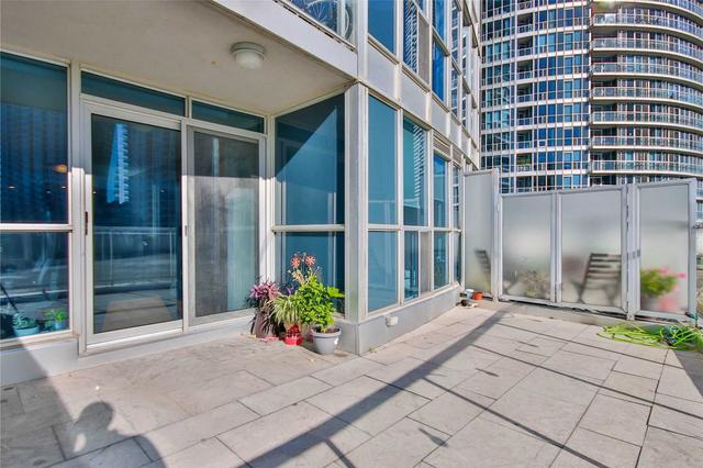404 - 208 Queens Quay W, Condo with 1 bedrooms, 2 bathrooms and 1 parking in Toronto ON | Image 6