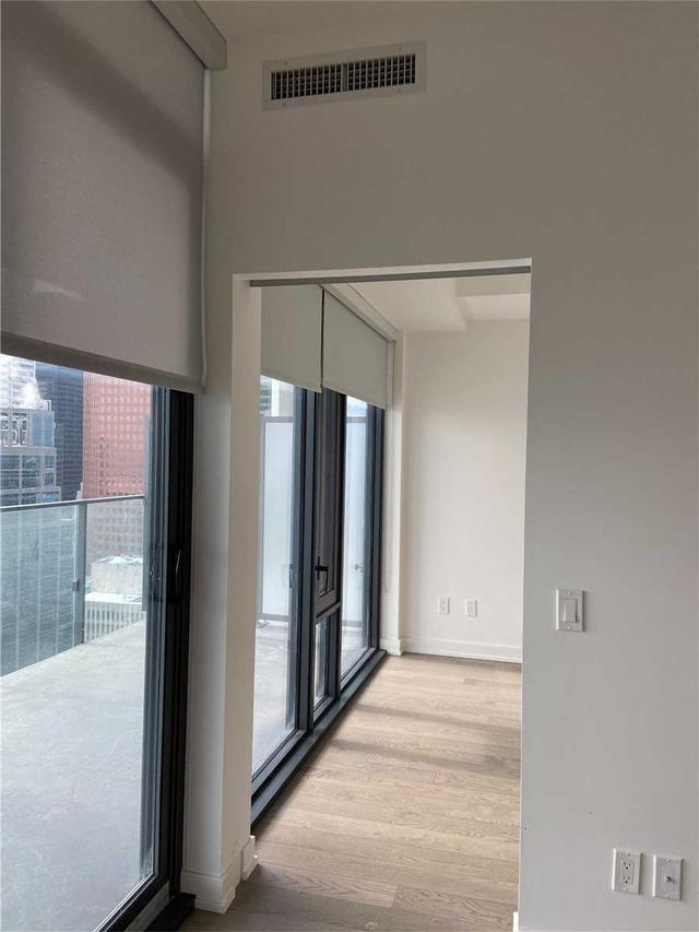 3504 - 20 Lombard St, Condo with 1 bedrooms, 1 bathrooms and 0 parking in Toronto ON | Image 2