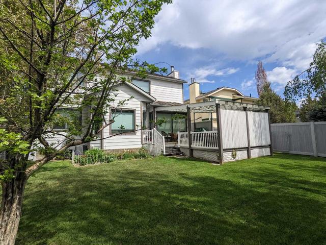 400 Woodbriar Circle Sw, House detached with 3 bedrooms, 2 bathrooms and 444 parking in Calgary AB | Image 36