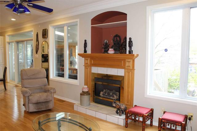 33 Tierney Dr, House detached with 4 bedrooms, 4 bathrooms and 6 parking in Ottawa ON | Image 10