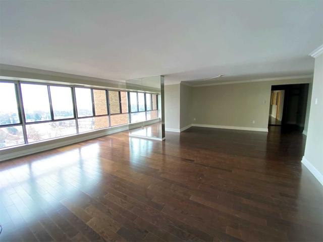 1703 - 1400 Dixie Rd, Condo with 2 bedrooms, 2 bathrooms and 1 parking in Mississauga ON | Image 10