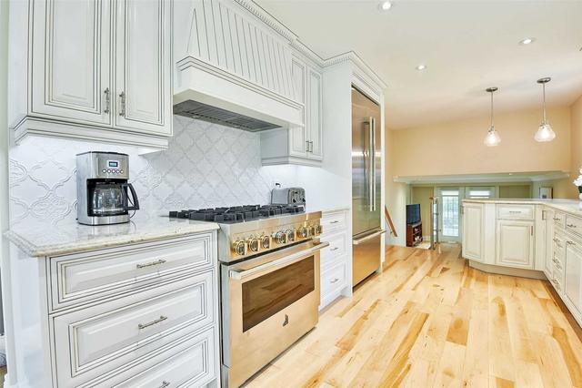 998 Vistula Dr, House detached with 3 bedrooms, 2 bathrooms and 5 parking in Pickering ON | Image 3