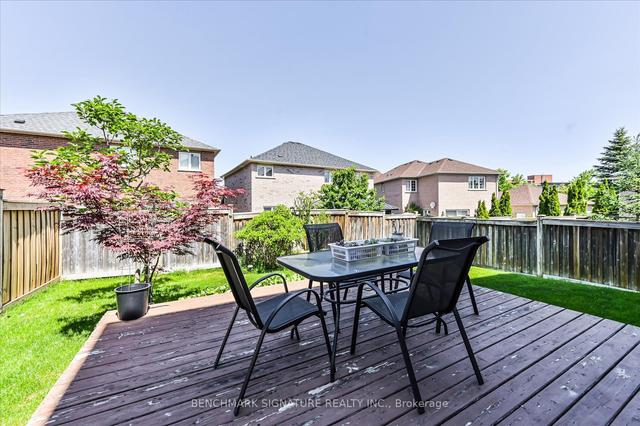 26 Linsmary Crt, House detached with 4 bedrooms, 4 bathrooms and 4 parking in Markham ON | Image 28