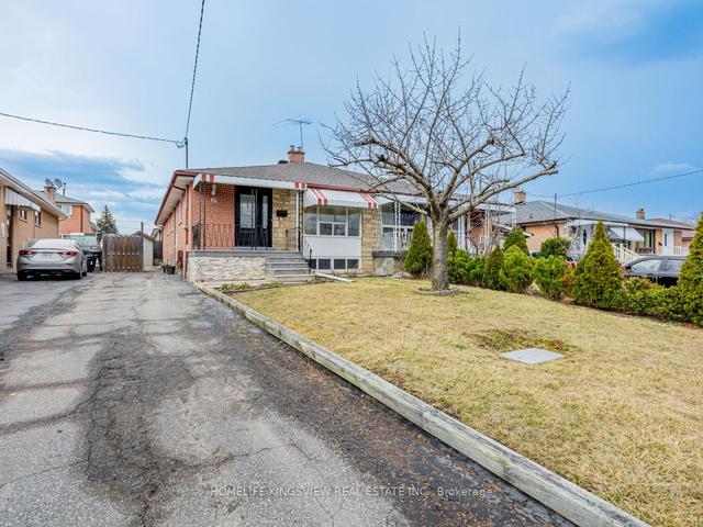 37 Brady Cres, House semidetached with 4 bedrooms, 4 bathrooms and 4 parking in Toronto ON | Image 12