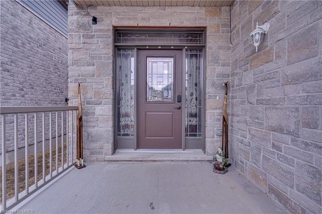 312 Carriage Way N, House detached with 9 bedrooms, 5 bathrooms and 4 parking in Waterloo ON | Image 3