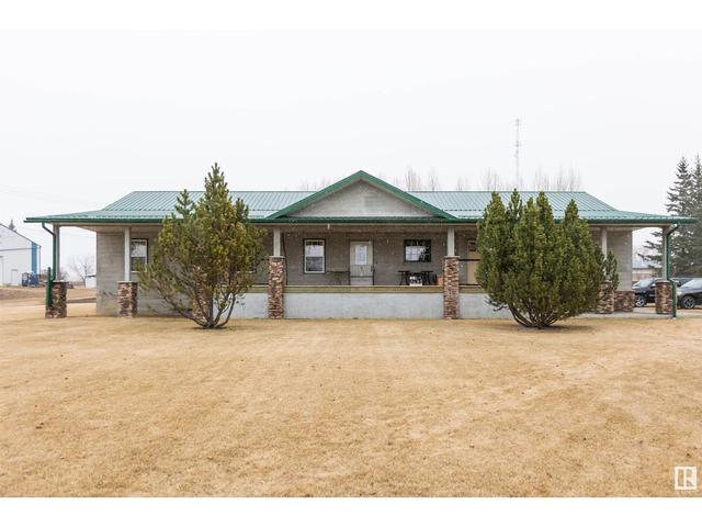 5004 52 Av, House detached with 4 bedrooms, 3 bathrooms and null parking in Westlock County AB | Image 5