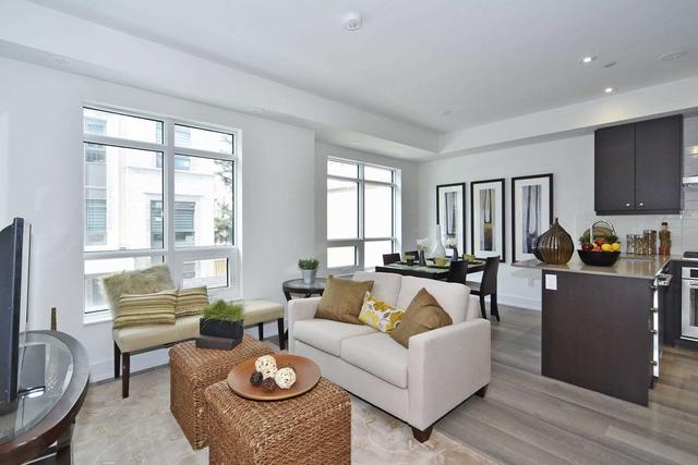 2 - 52 Holmes Ave, Townhouse with 2 bedrooms, 2 bathrooms and 2 parking in Toronto ON | Image 21