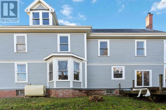 335 Albert Street, House detached with 4 bedrooms, 1 bathrooms and null parking in Windsor NS | Image 6