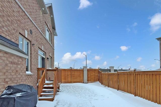 46 Dunley Cres, House detached with 5 bedrooms, 4 bathrooms and 6 parking in Brampton ON | Image 32