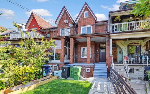 295 Clinton St, House attached with 5 bedrooms, 3 bathrooms and 1 parking in Toronto ON | Image 1