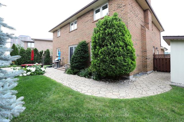 4229 Capilano Crt, House detached with 4 bedrooms, 3 bathrooms and 8 parking in Mississauga ON | Image 39