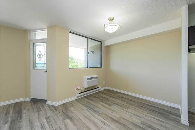 401 - 81 Millside Dr, Condo with 2 bedrooms, 2 bathrooms and 2 parking in Milton ON | Image 24