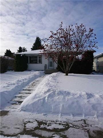 8952 153 St, House detached with 2 bedrooms, 2 bathrooms and 2 parking in Edmonton AB | Card Image