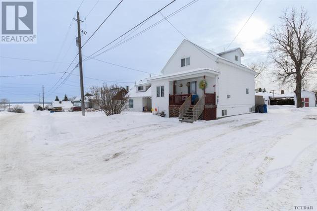 368 Elliott St, House detached with 5 bedrooms, 2 bathrooms and null parking in Temiskaming Shores ON | Card Image