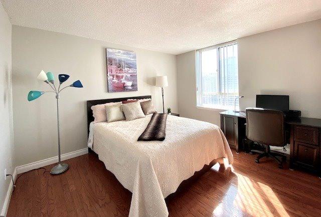 2316 - 633 Bay St, Condo with 2 bedrooms, 2 bathrooms and 1 parking in Toronto ON | Image 19