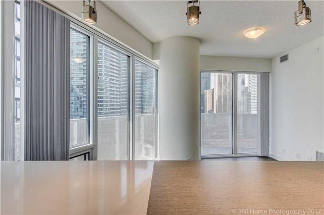 2102 - 88 Harbour St, Condo with 1 bedrooms, 1 bathrooms and null parking in Toronto ON | Image 8
