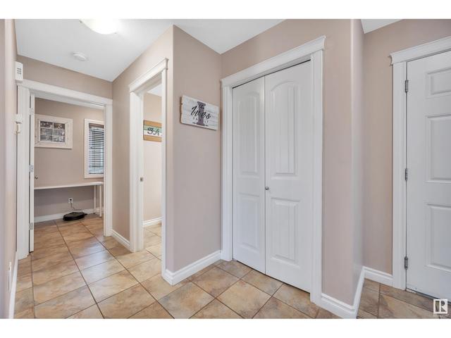 3817 52 St, House detached with 3 bedrooms, 3 bathrooms and null parking in Gibbons AB | Image 9
