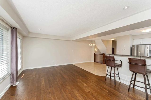 19 - 19 Summerfield Dr, Townhouse with 3 bedrooms, 3 bathrooms and 2 parking in Guelph ON | Image 3