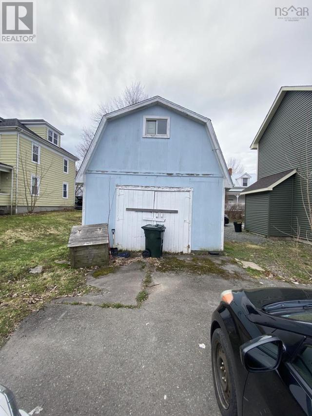 113 College Street, Antigonish, N.S., House detached with 5 bedrooms, 1 bathrooms and null parking in Antigonish NS | Image 2