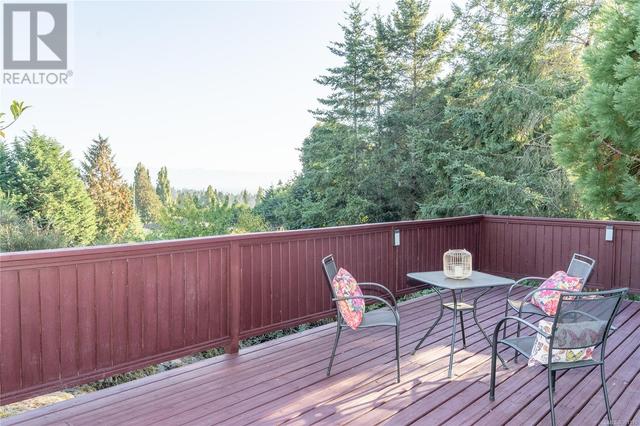 Privacy is yours on this deck! | Image 15