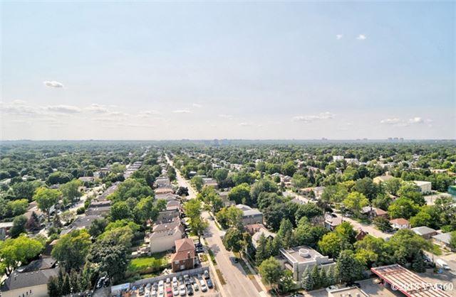 Uph02 - 1 Avondale Ave, Condo with 2 bedrooms, 2 bathrooms and 1 parking in Toronto ON | Image 18