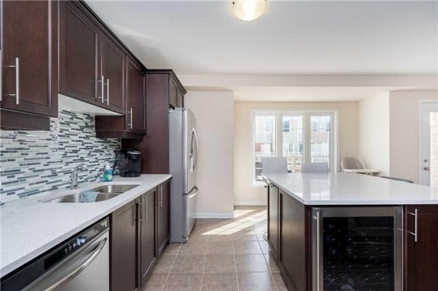 921 Brassard Circ, House attached with 3 bedrooms, 3 bathrooms and 1 parking in Milton ON | Image 12