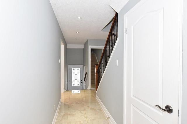 73 Moregate Cres, Townhouse with 3 bedrooms, 3 bathrooms and 2 parking in Brampton ON | Image 21