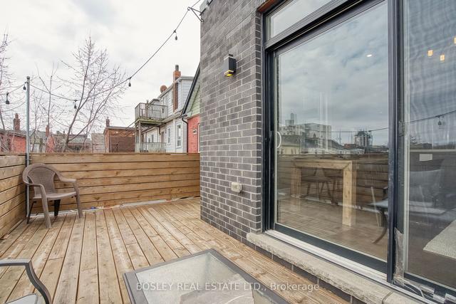 323 Brock Ave, House semidetached with 4 bedrooms, 4 bathrooms and 0 parking in Toronto ON | Image 33