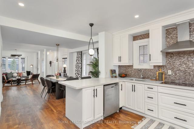 940 Shaw St, House semidetached with 3 bedrooms, 4 bathrooms and 3 parking in Toronto ON | Image 5