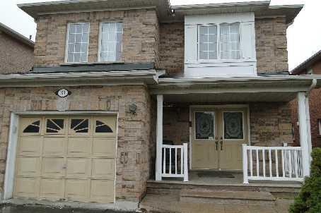 31 Hillsburgh Dr, House detached with 4 bedrooms, 4 bathrooms and 3 parking in Brampton ON | Image 2