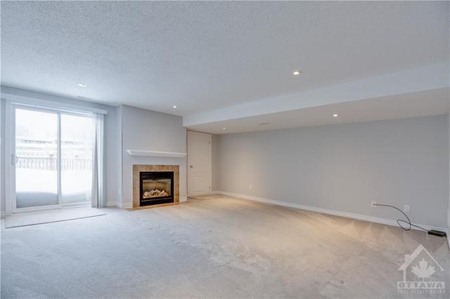 818 Fletcher Circle, Townhouse with 3 bedrooms, 4 bathrooms and 3 parking in Ottawa ON | Image 27