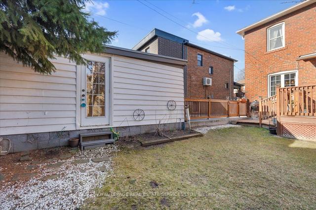 41 Elvina Gdns, House semidetached with 3 bedrooms, 2 bathrooms and 4 parking in Toronto ON | Image 25