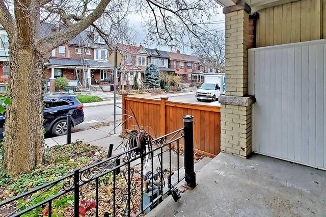 upper - 370 Delaware Ave, House semidetached with 2 bedrooms, 1 bathrooms and 0 parking in Toronto ON | Image 14