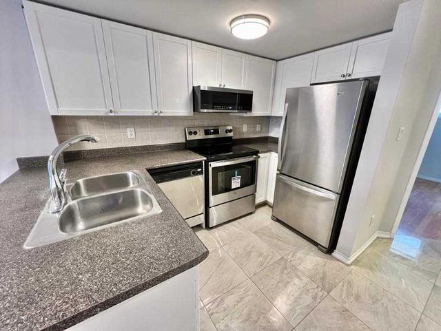 2 - 10 Turntable Cres, Townhouse with 3 bedrooms, 2 bathrooms and 1 parking in Toronto ON | Image 23