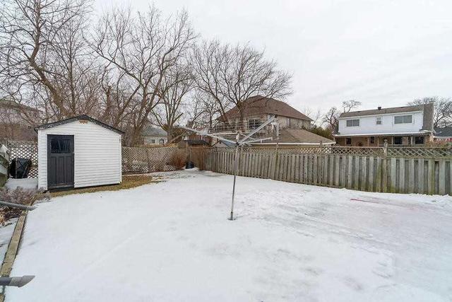 90 Centre St N, House semidetached with 3 bedrooms, 2 bathrooms and 4 parking in Brampton ON | Image 20