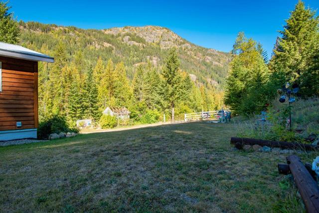 1110 Highway 22, House detached with 3 bedrooms, 1 bathrooms and null parking in Kootenay Boundary B BC | Image 24
