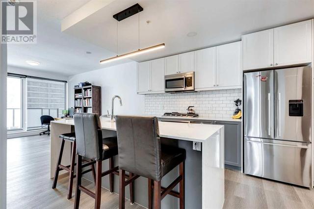 602, - 327 9a Street Nw, Condo with 2 bedrooms, 2 bathrooms and 1 parking in Calgary AB | Image 2