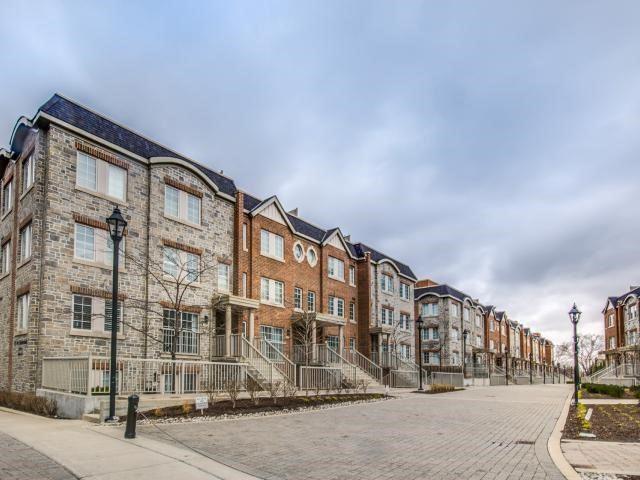 th 46 - 93 The Queensway Ave, Townhouse with 1 bedrooms, 2 bathrooms and 1 parking in Toronto ON | Image 1