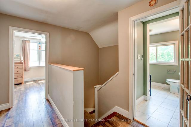 105 Appel St, House detached with 4 bedrooms, 2 bathrooms and 7 parking in London ON | Image 10